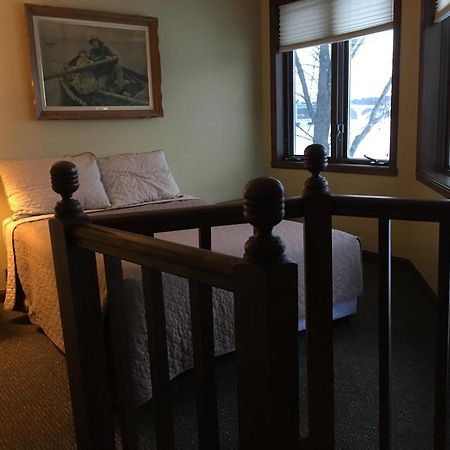 Snug Harbor Inn Sturgeon Bay Εξωτερικό φωτογραφία