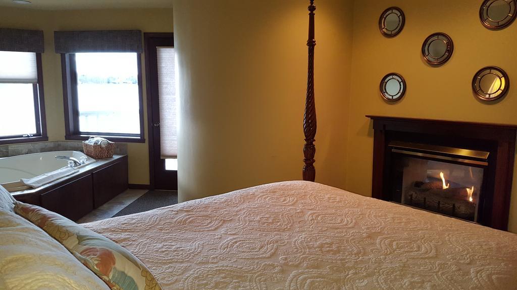 Snug Harbor Inn Sturgeon Bay Εξωτερικό φωτογραφία