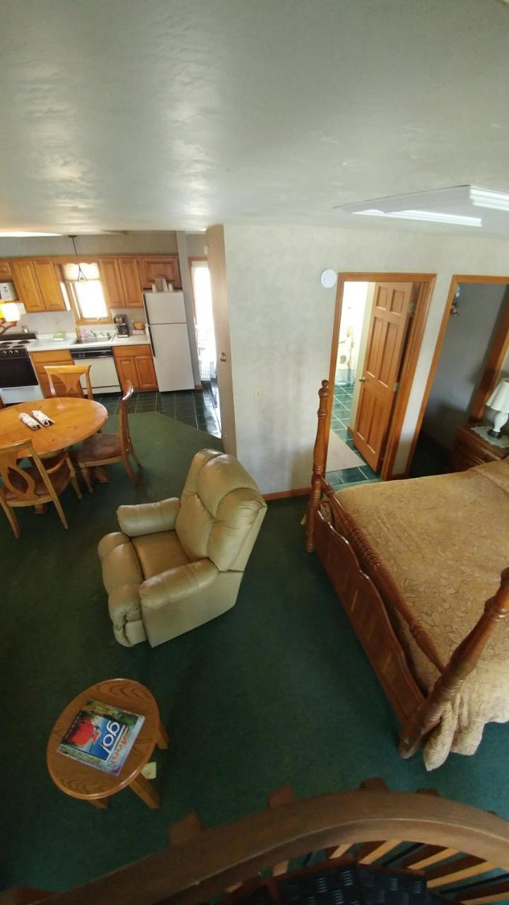Snug Harbor Inn Sturgeon Bay Εξωτερικό φωτογραφία