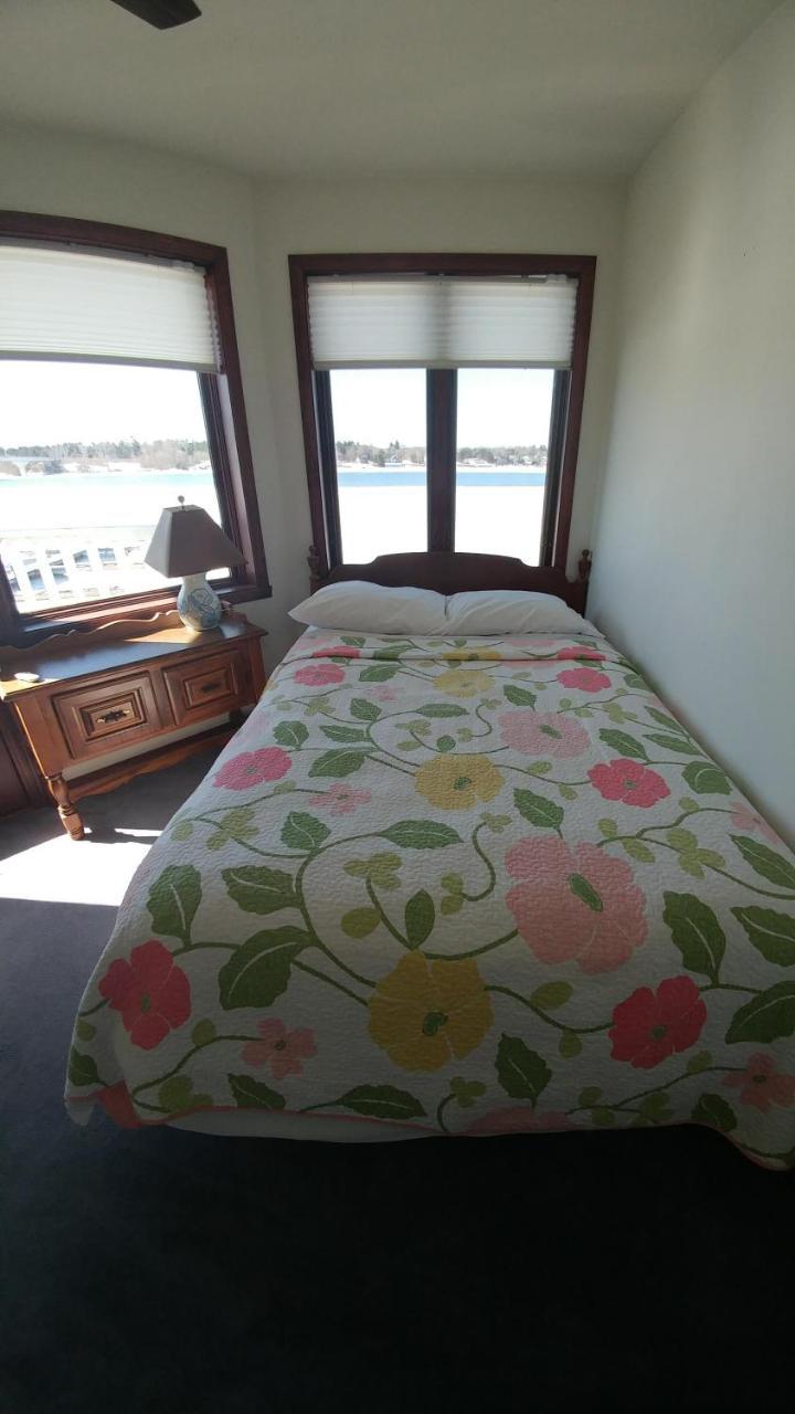 Snug Harbor Inn Sturgeon Bay Εξωτερικό φωτογραφία