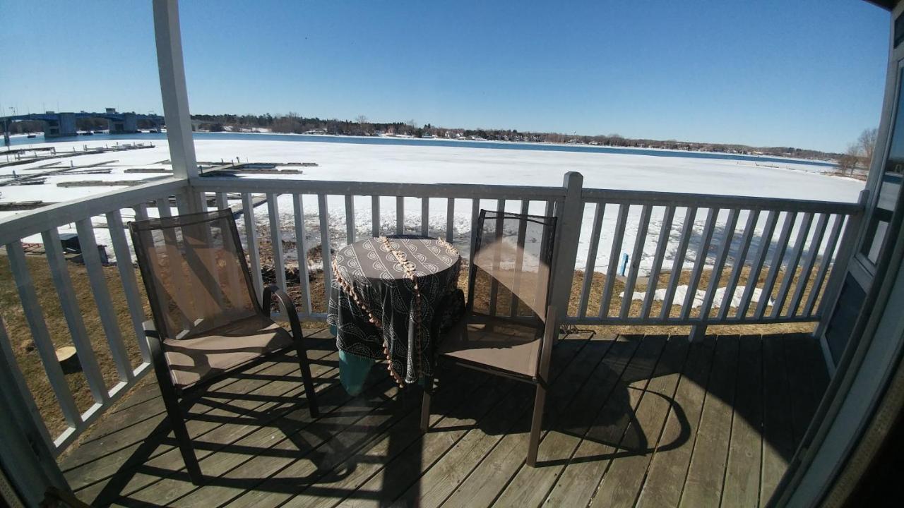 Snug Harbor Inn Sturgeon Bay Εξωτερικό φωτογραφία