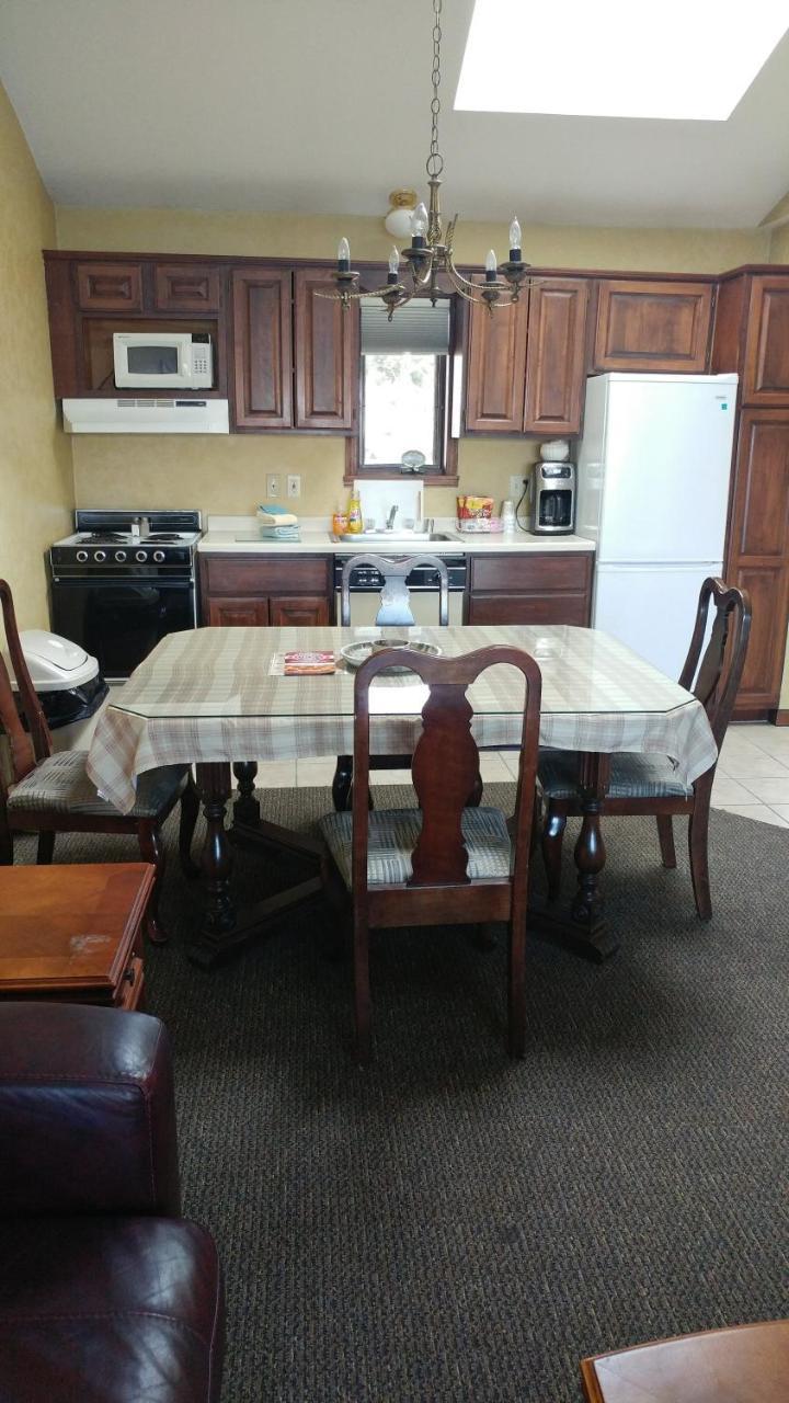Snug Harbor Inn Sturgeon Bay Εξωτερικό φωτογραφία