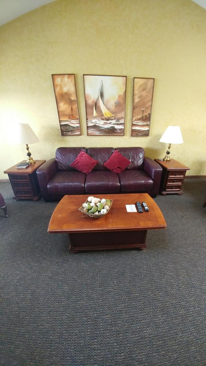 Snug Harbor Inn Sturgeon Bay Εξωτερικό φωτογραφία