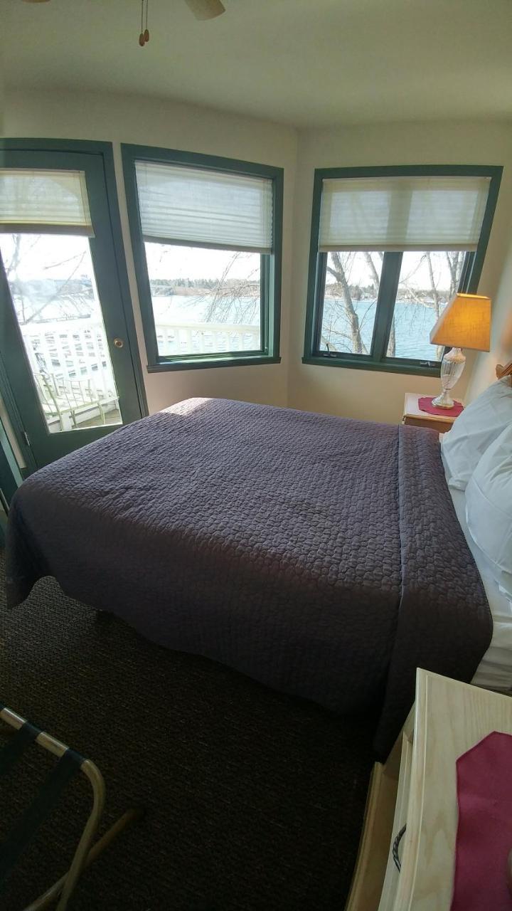 Snug Harbor Inn Sturgeon Bay Εξωτερικό φωτογραφία
