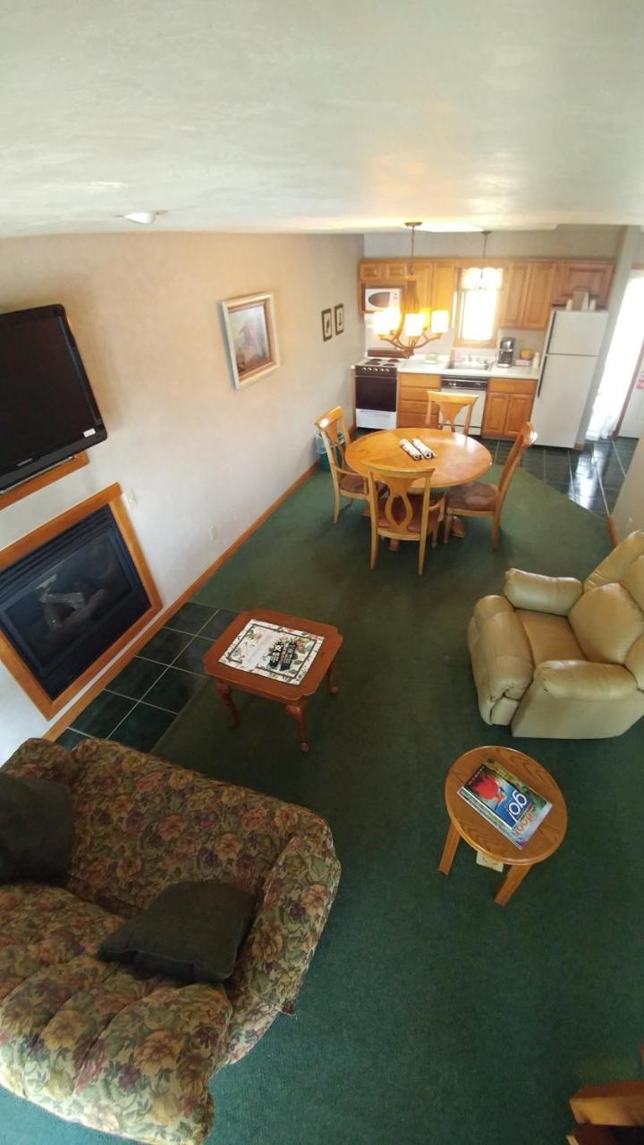 Snug Harbor Inn Sturgeon Bay Εξωτερικό φωτογραφία