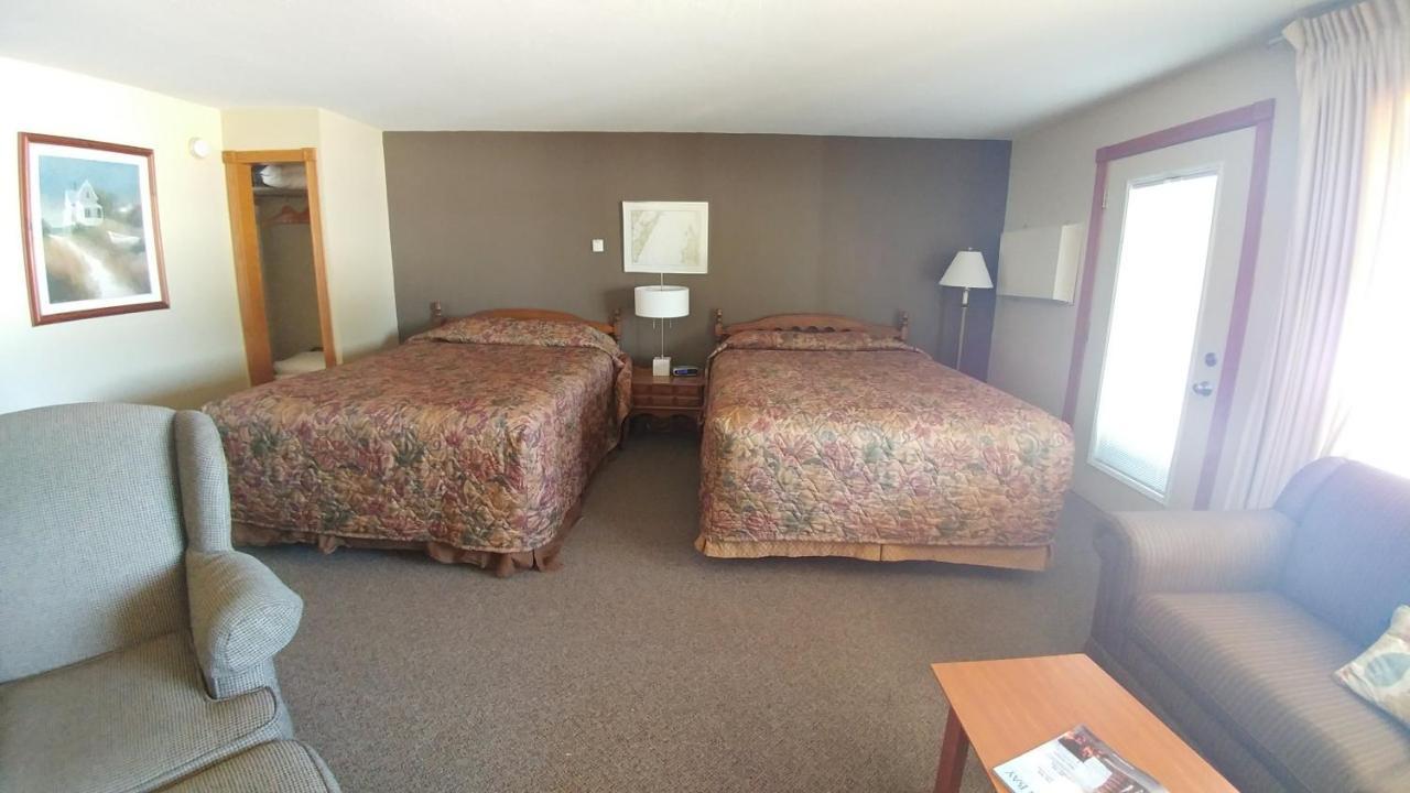 Snug Harbor Inn Sturgeon Bay Εξωτερικό φωτογραφία